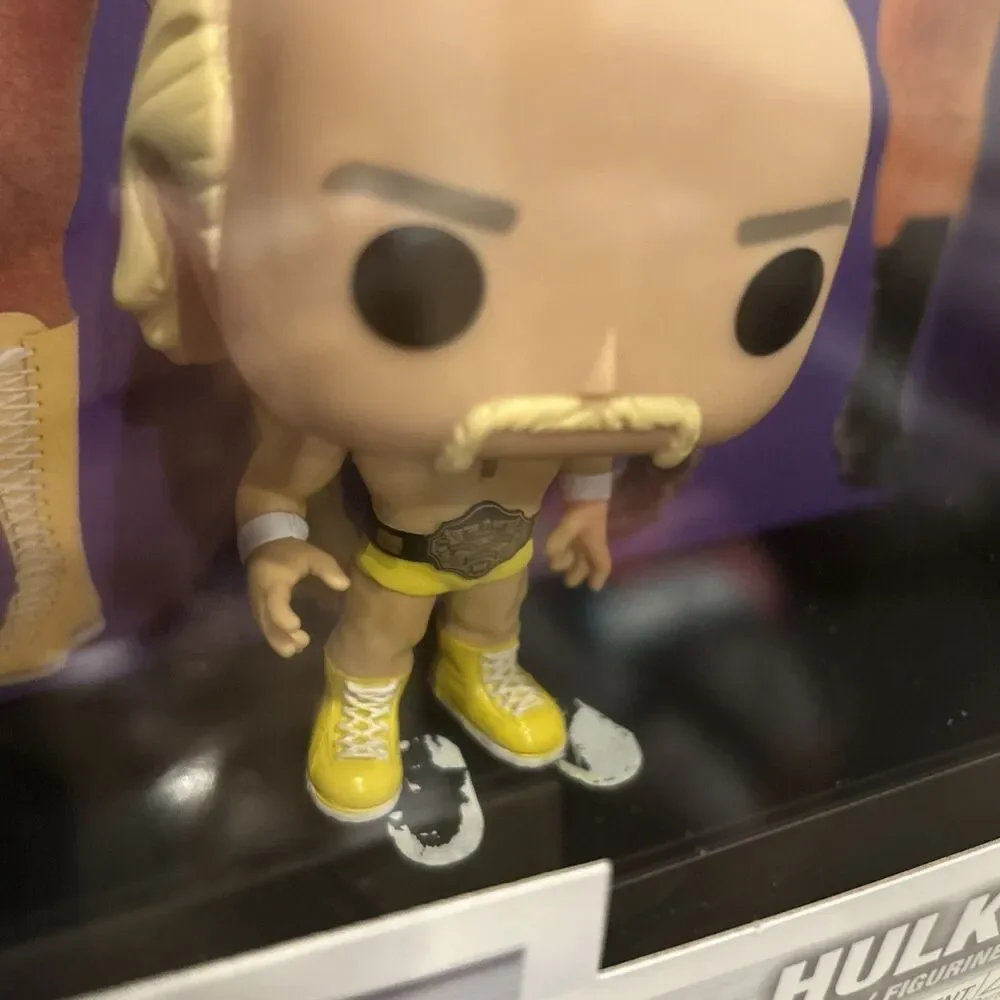 Funko Pop! Slam Cover with Case: WWE - Hulk Hogan - Target (Exclusive) #4 - READ